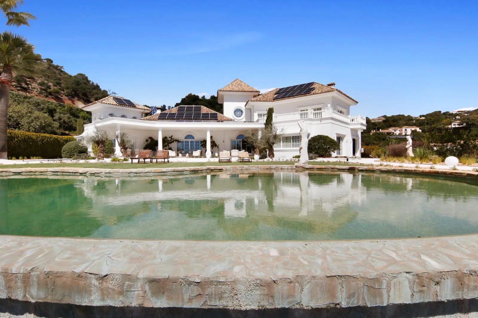 Villa El Aristocrat – luxury villa in Benahavis, Marbella (2)