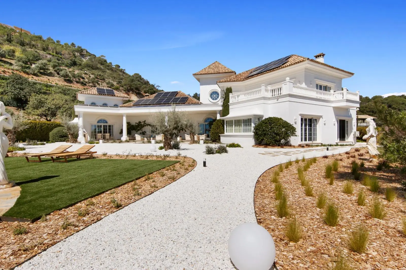 Villa El Aristocrat – luxury villa in Benahavis, Marbella (4)