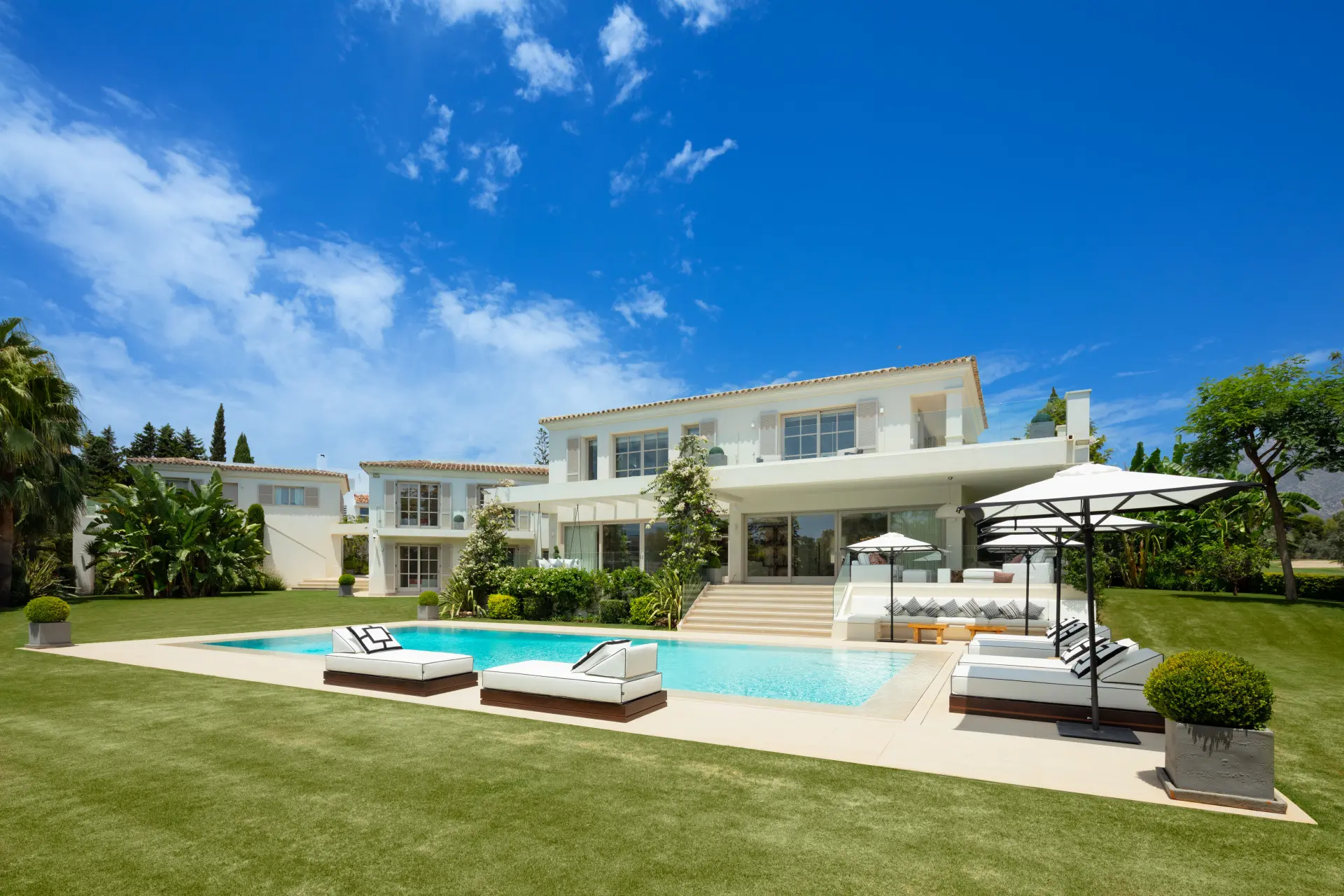 Villa Francesca Blue – luxury villa in Nueva Andalucia, Marbella (1)