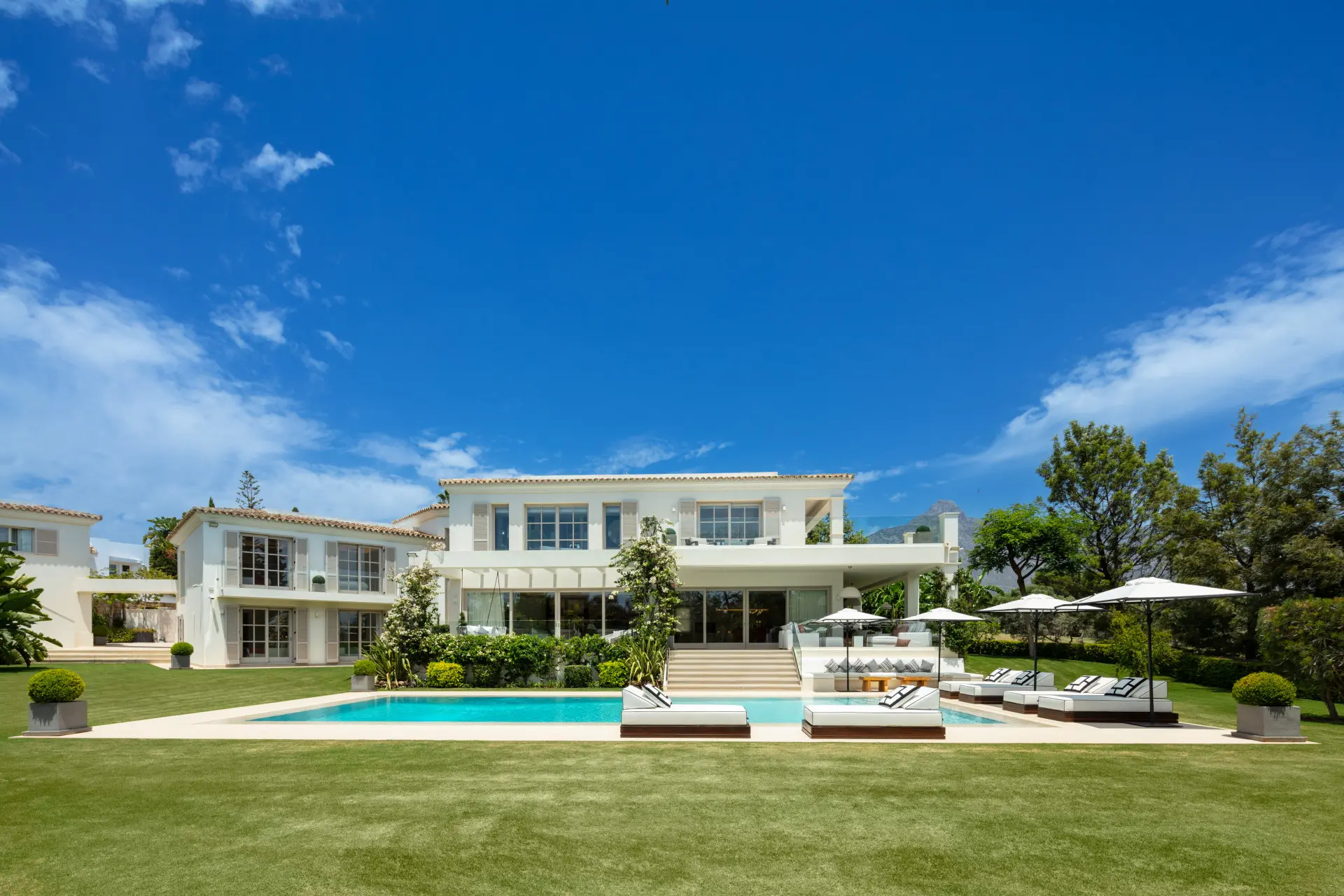 Villa Francesca Blue – luxury villa in Nueva Andalucia, Marbella (4)